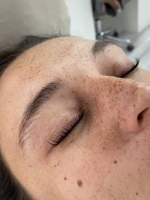 Resultado de lifting de pestañas en Ámbar Estética
